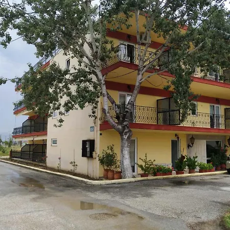 Thomas Close To The Sea Apart Otel 3*